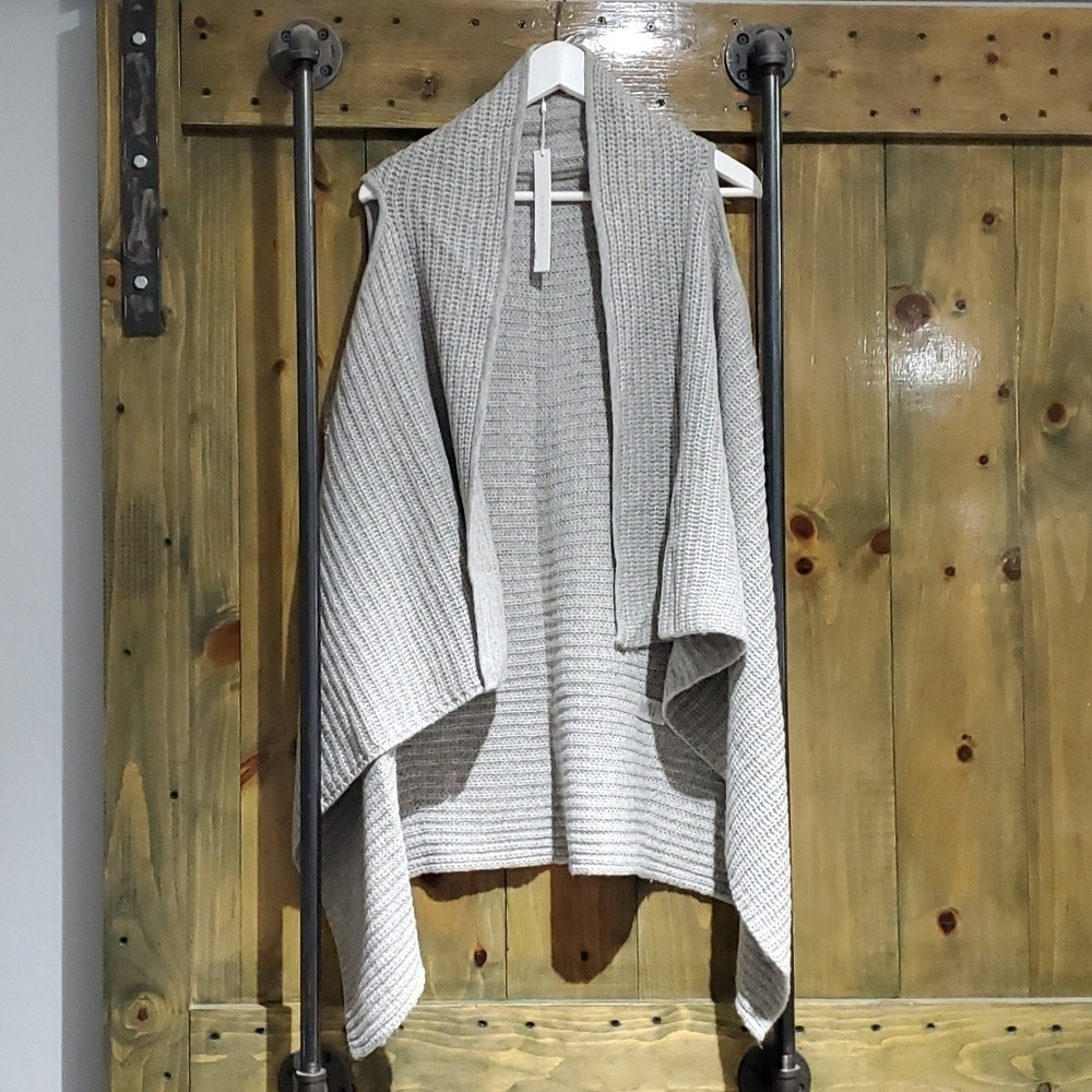NEW NWT CASLON GREY HEATHER KNIT SLEEVELESS CARDIGAN SWEATER VEST OSFA